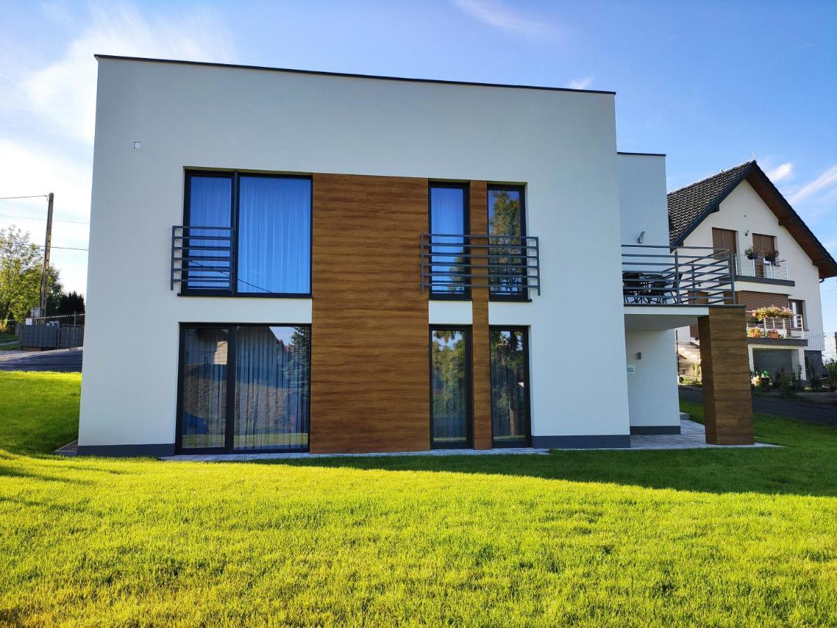 Appartement Trzy Male Drzewka à Wielka Wies  Extérieur photo