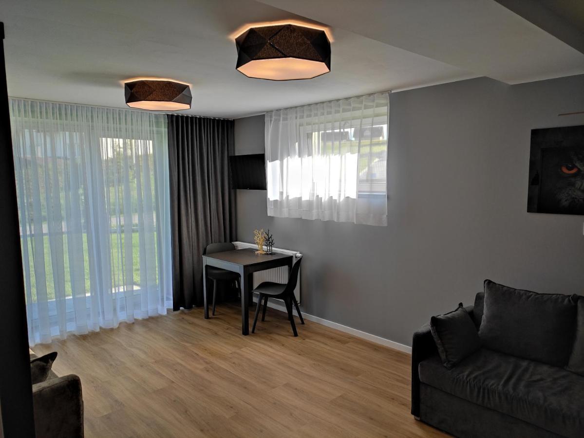 Appartement Trzy Male Drzewka à Wielka Wies  Extérieur photo