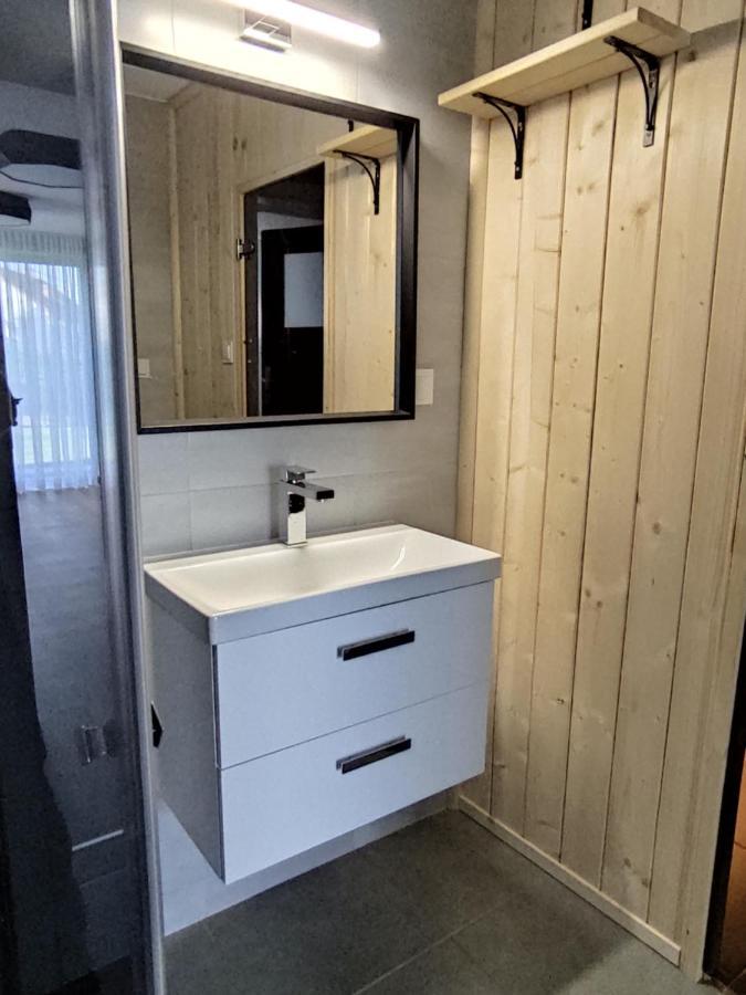 Appartement Trzy Male Drzewka à Wielka Wies  Extérieur photo