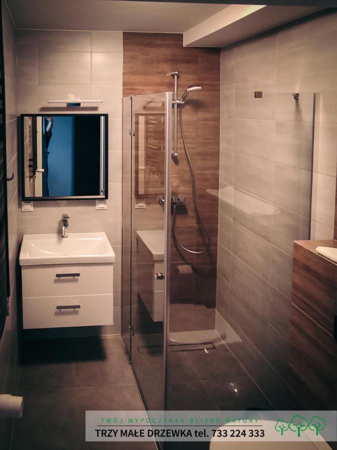 Appartement Trzy Male Drzewka à Wielka Wies  Extérieur photo