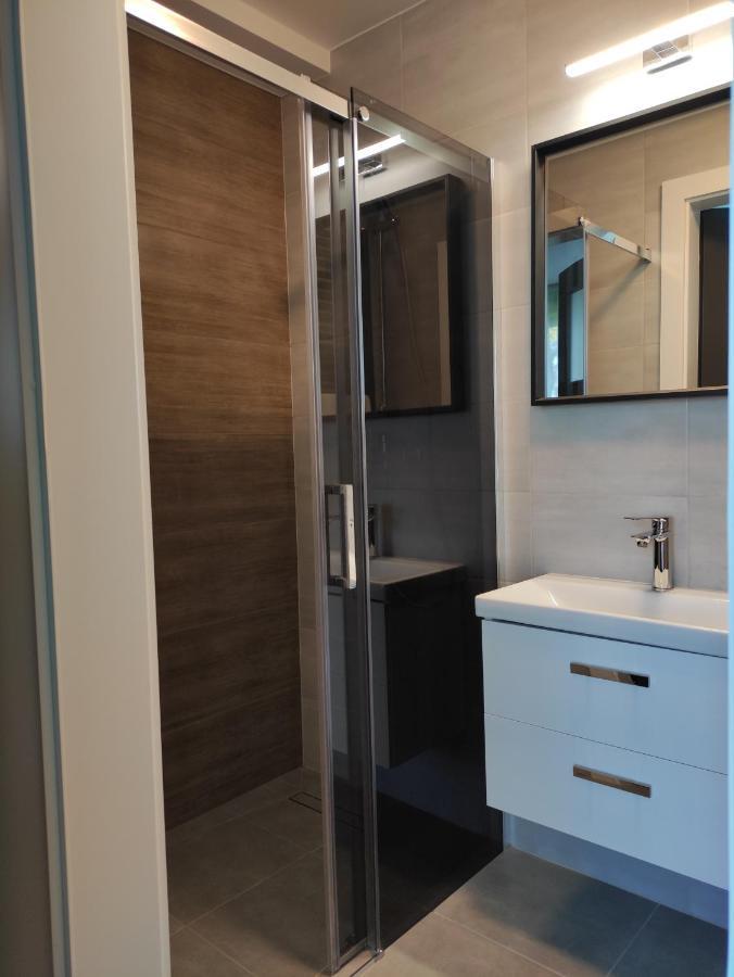 Appartement Trzy Male Drzewka à Wielka Wies  Extérieur photo